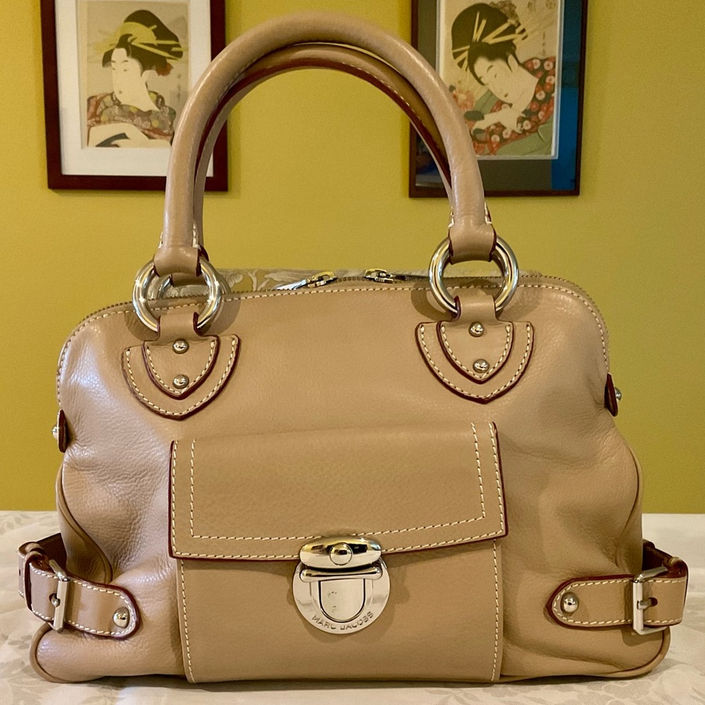 MARC JACOBS PUTTY/ TAN ELISE SATCHEL ROLLED DOUBLE HANDLE FRONT POCKET